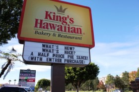 Kings Hawaiian Sign